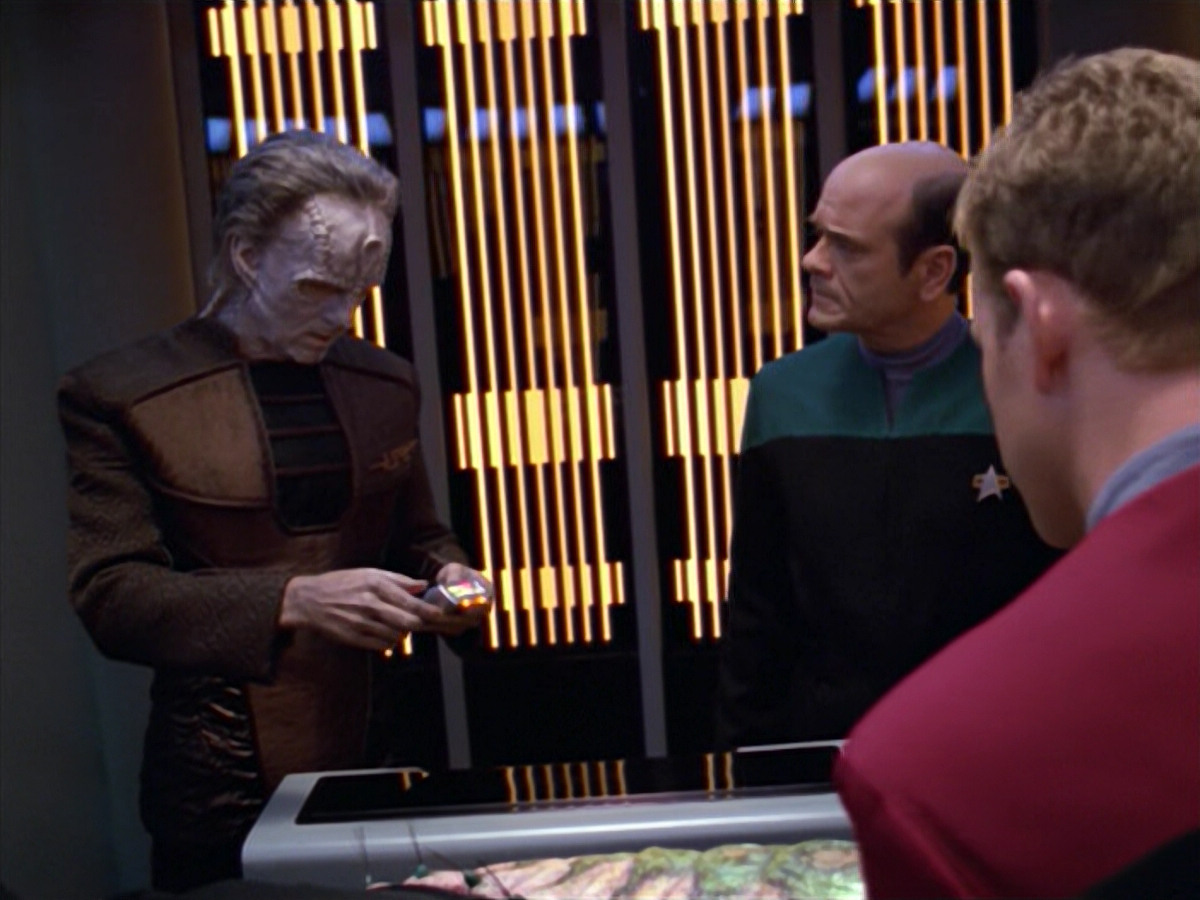 extant_StarTrek_VOY_5x08-NothingHuman_01065.jpg
