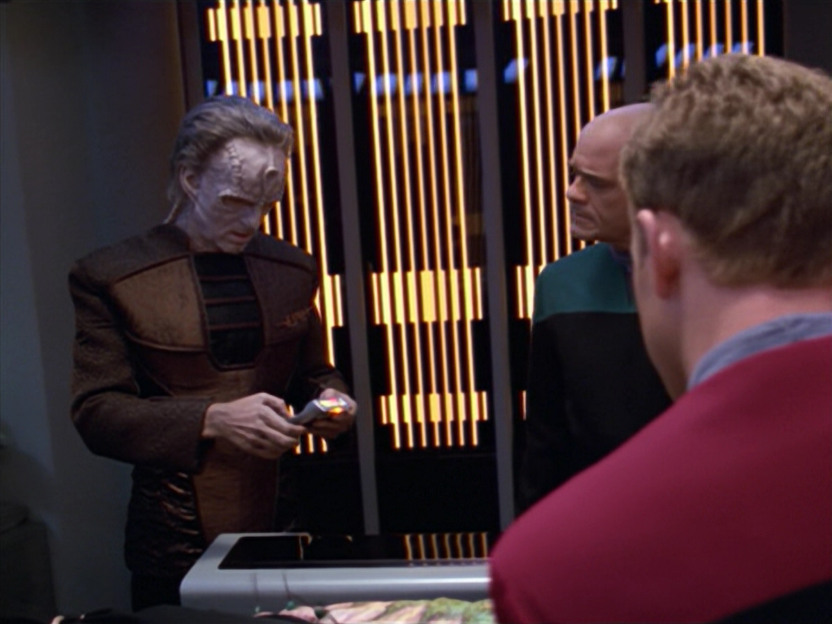 extant_StarTrek_VOY_5x08-NothingHuman_01066.jpg