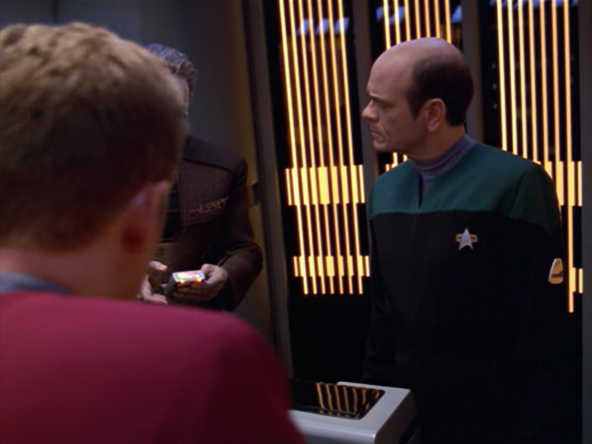 extant_StarTrek_VOY_5x08-NothingHuman_01069.jpg