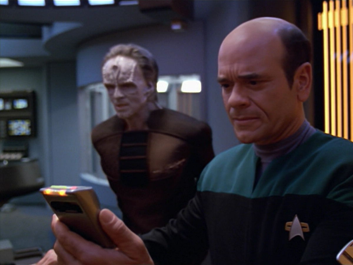 extant_StarTrek_VOY_5x08-NothingHuman_01084.jpg