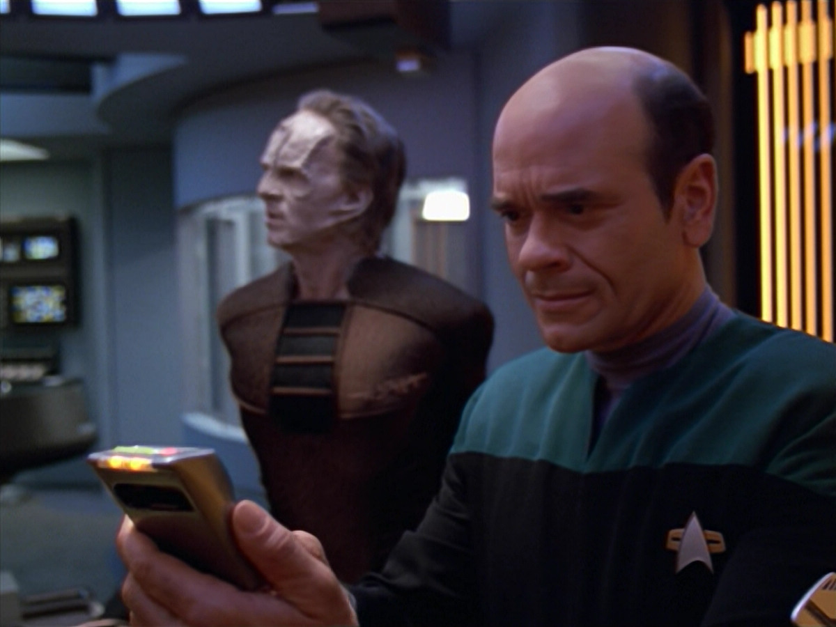 extant_StarTrek_VOY_5x08-NothingHuman_01086.jpg