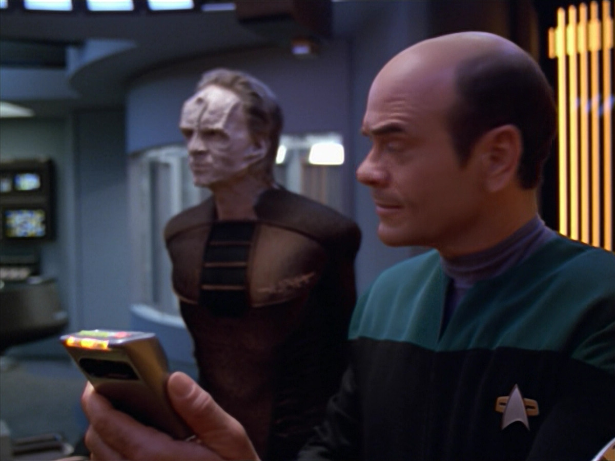 extant_StarTrek_VOY_5x08-NothingHuman_01088.jpg