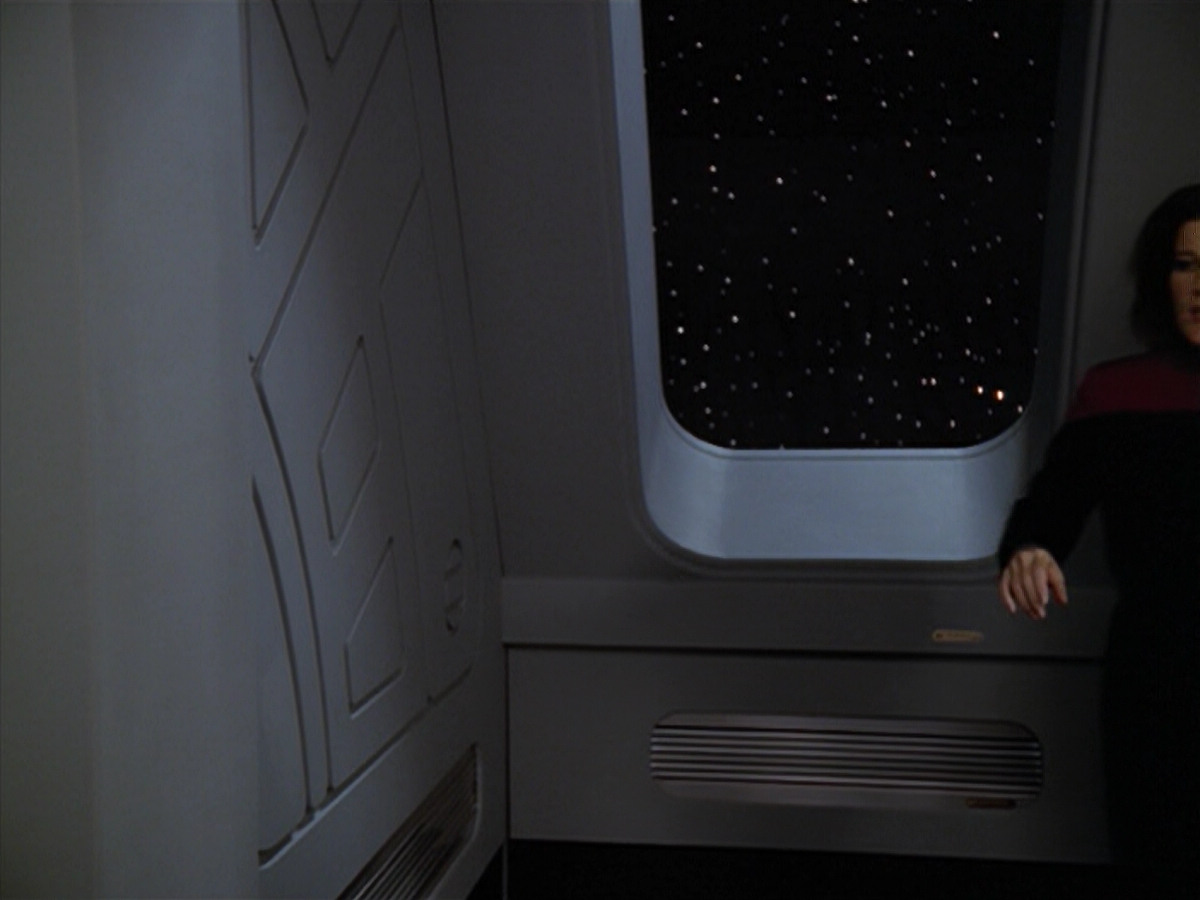 extant_StarTrek_VOY_5x08-NothingHuman_01091.jpg