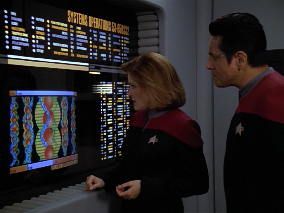 extant_StarTrek_VOY_5x08-NothingHuman_01099.jpg