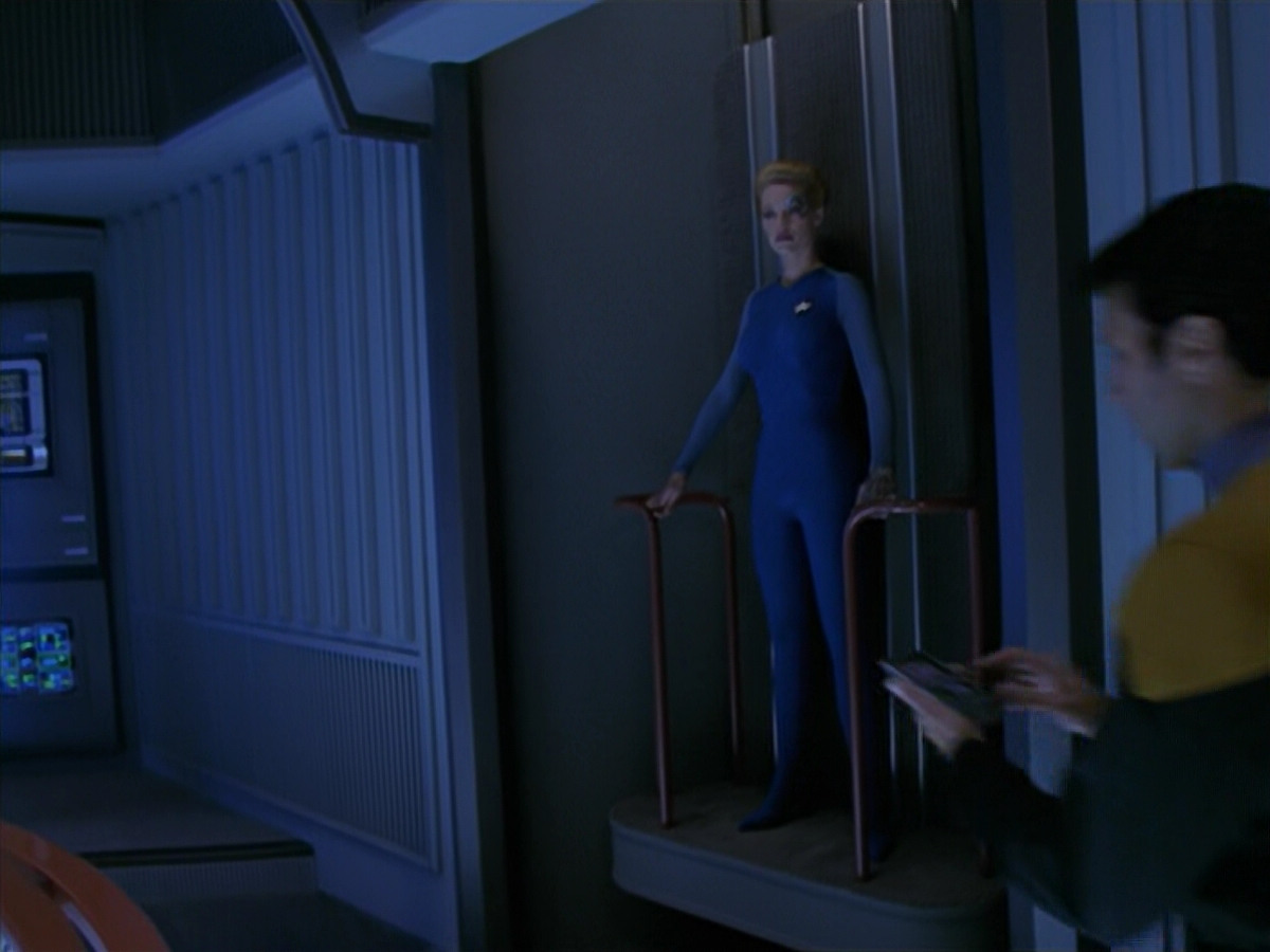 extant_StarTrek_VOY_5x08-NothingHuman_01121.jpg