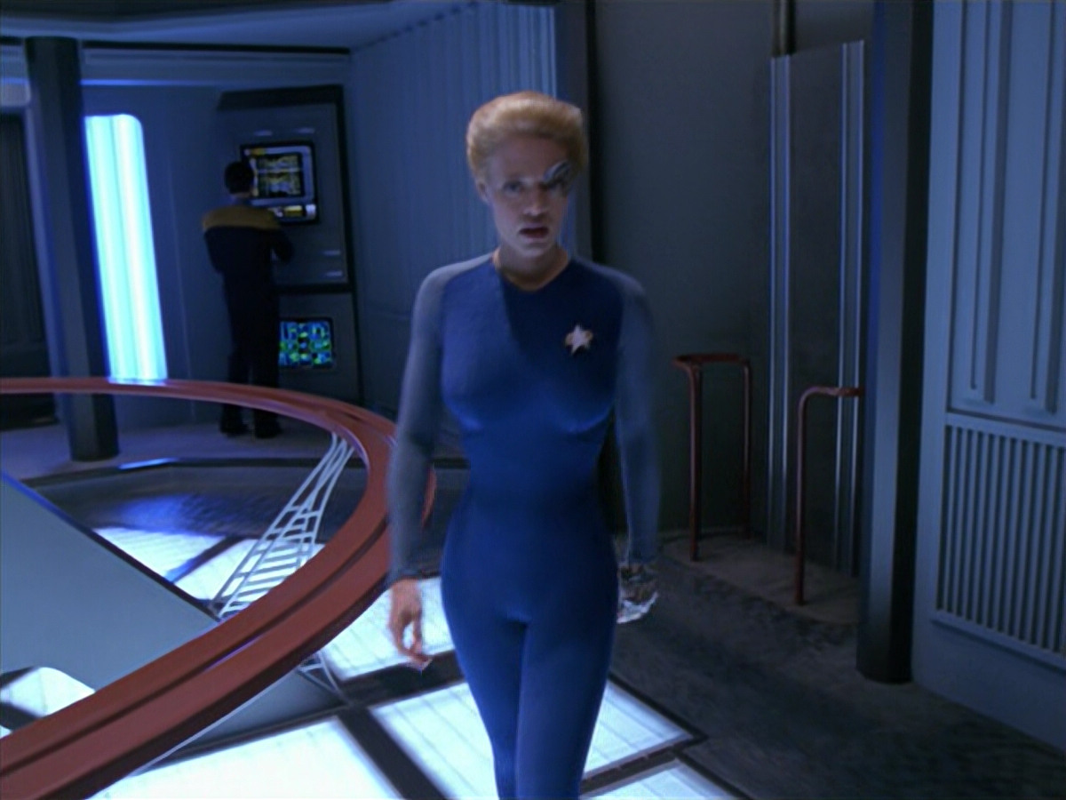 extant_StarTrek_VOY_5x08-NothingHuman_01127.jpg