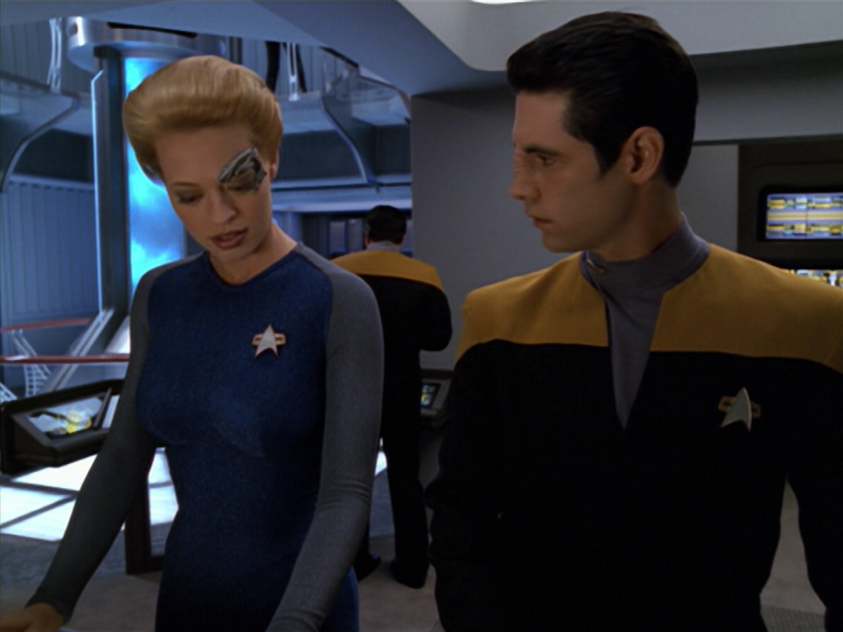 extant_StarTrek_VOY_5x08-NothingHuman_01153.jpg