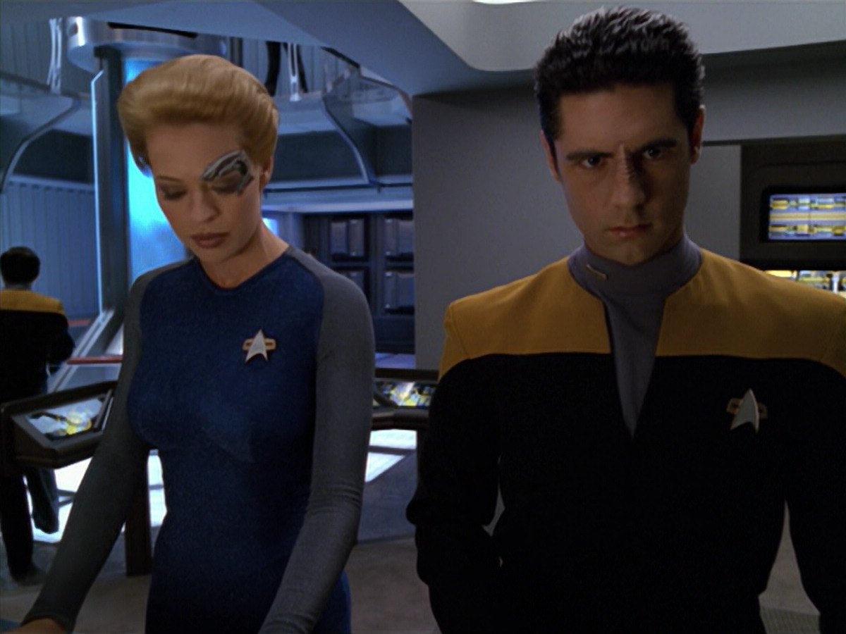extant_StarTrek_VOY_5x08-NothingHuman_01158.jpg