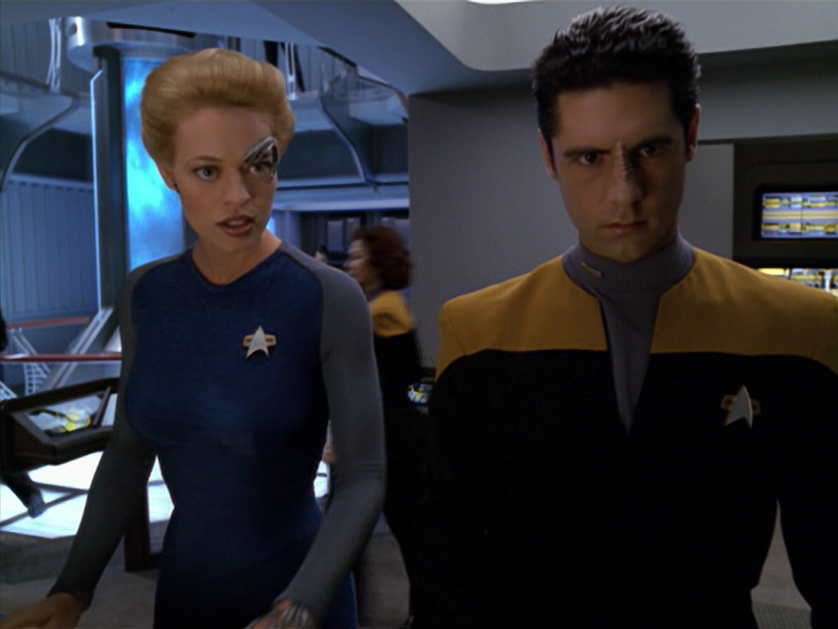 extant_StarTrek_VOY_5x08-NothingHuman_01159.jpg