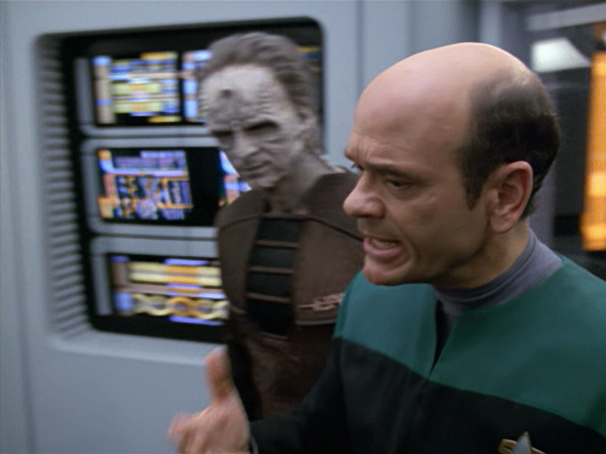 extant_StarTrek_VOY_5x08-NothingHuman_01225.jpg