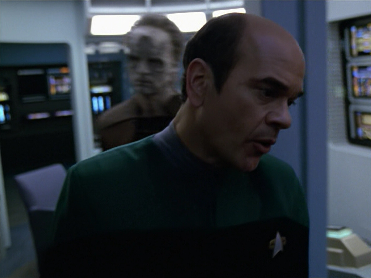extant_StarTrek_VOY_5x08-NothingHuman_01229.jpg