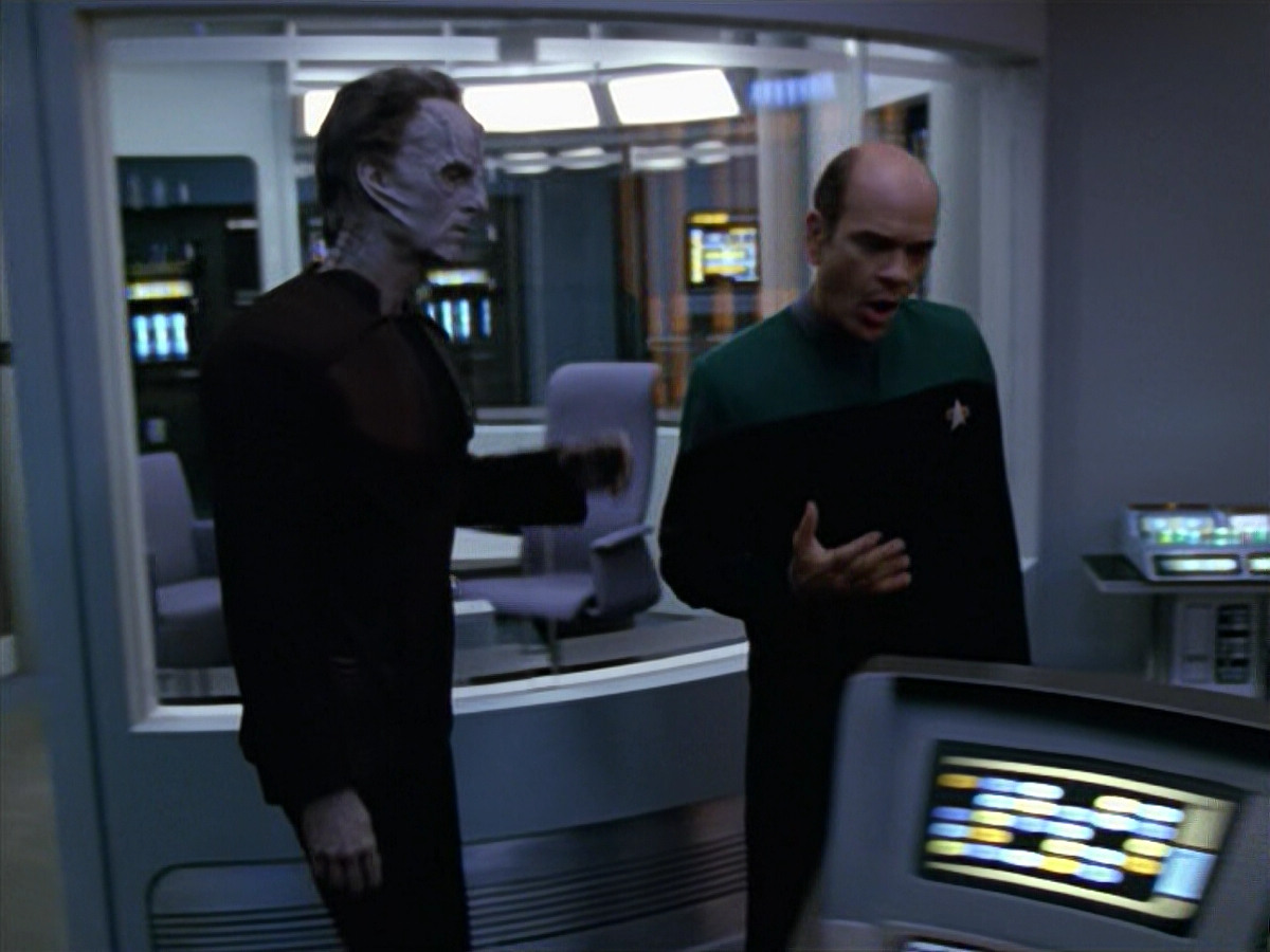 extant_StarTrek_VOY_5x08-NothingHuman_01233.jpg