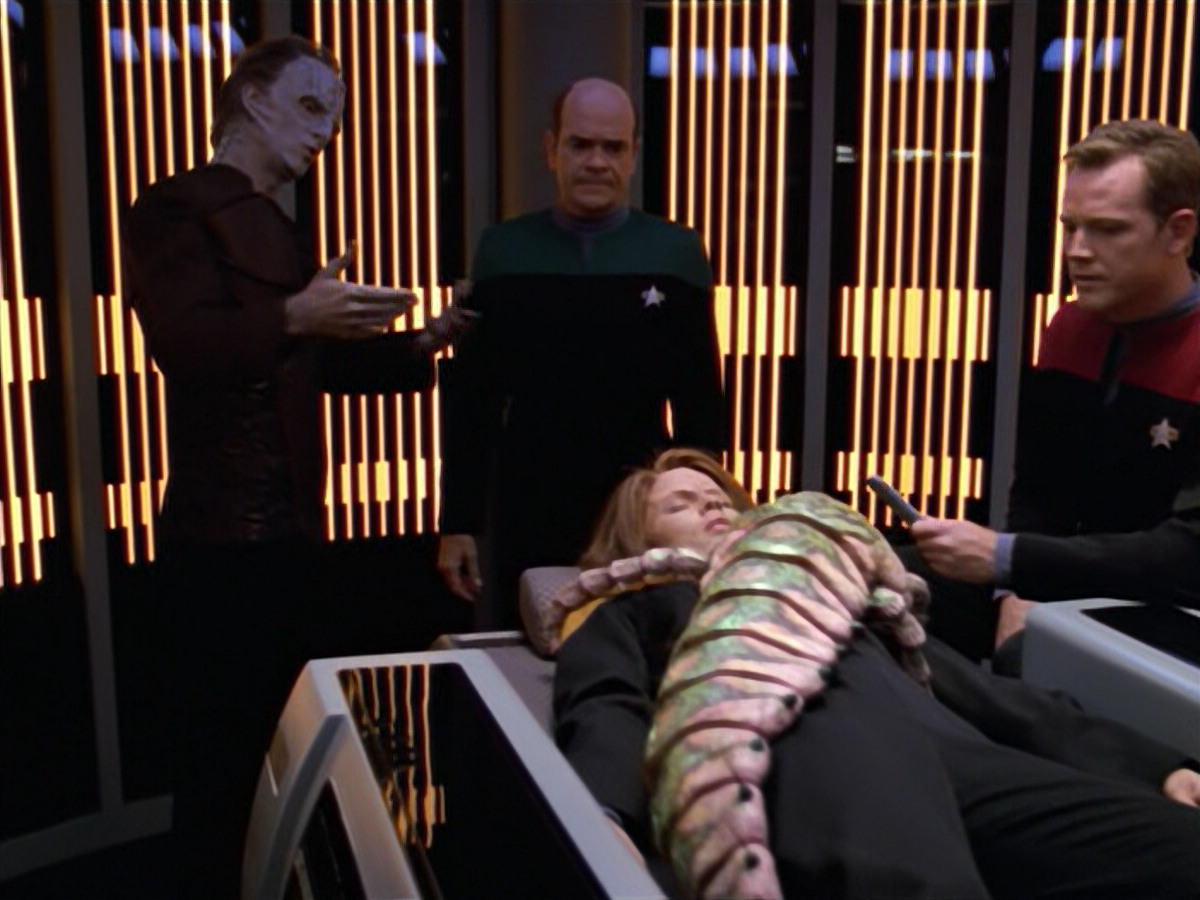 extant_StarTrek_VOY_5x08-NothingHuman_01248.jpg