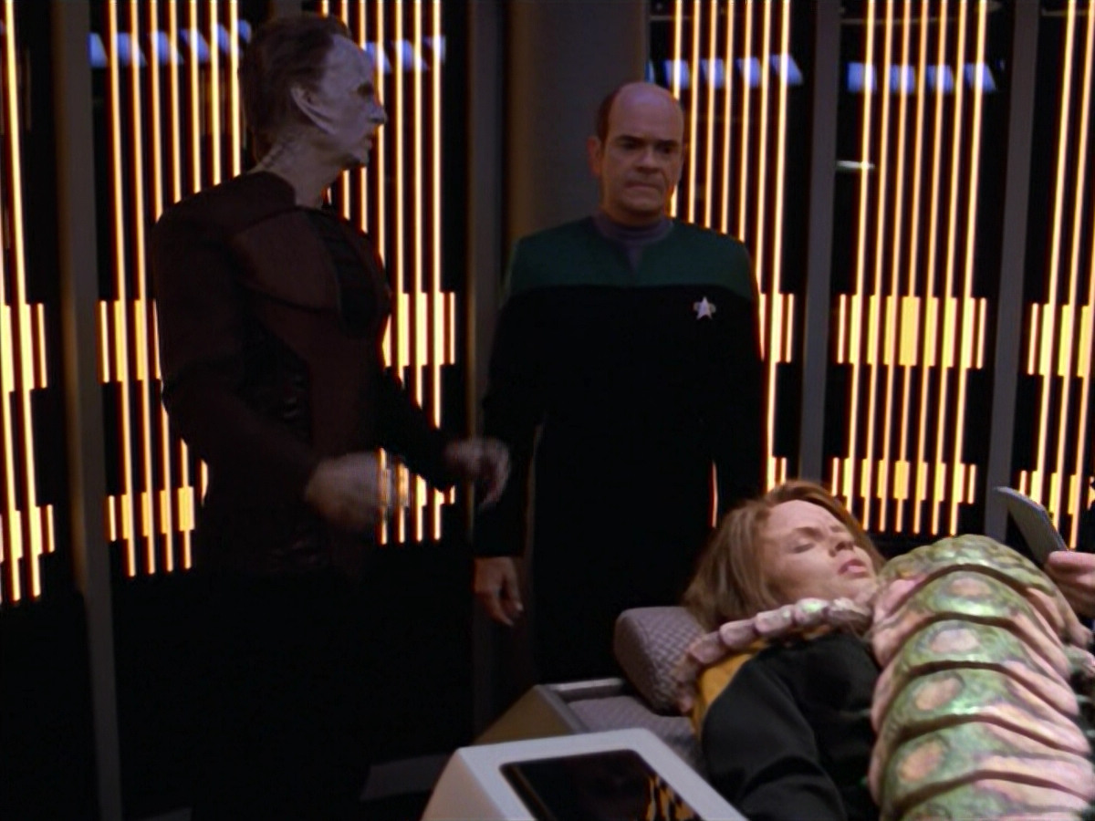 extant_StarTrek_VOY_5x08-NothingHuman_01250.jpg