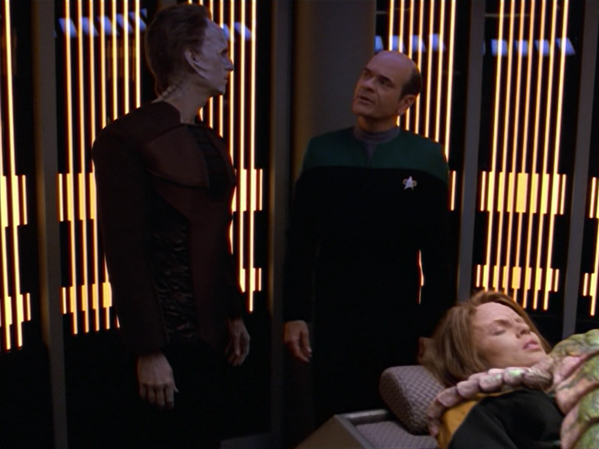 extant_StarTrek_VOY_5x08-NothingHuman_01251.jpg