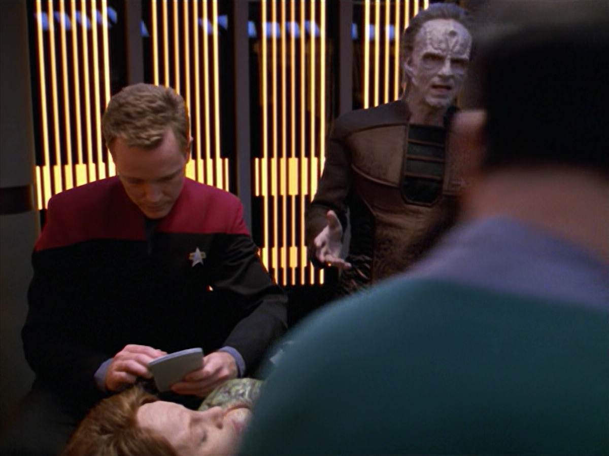 extant_StarTrek_VOY_5x08-NothingHuman_01261.jpg