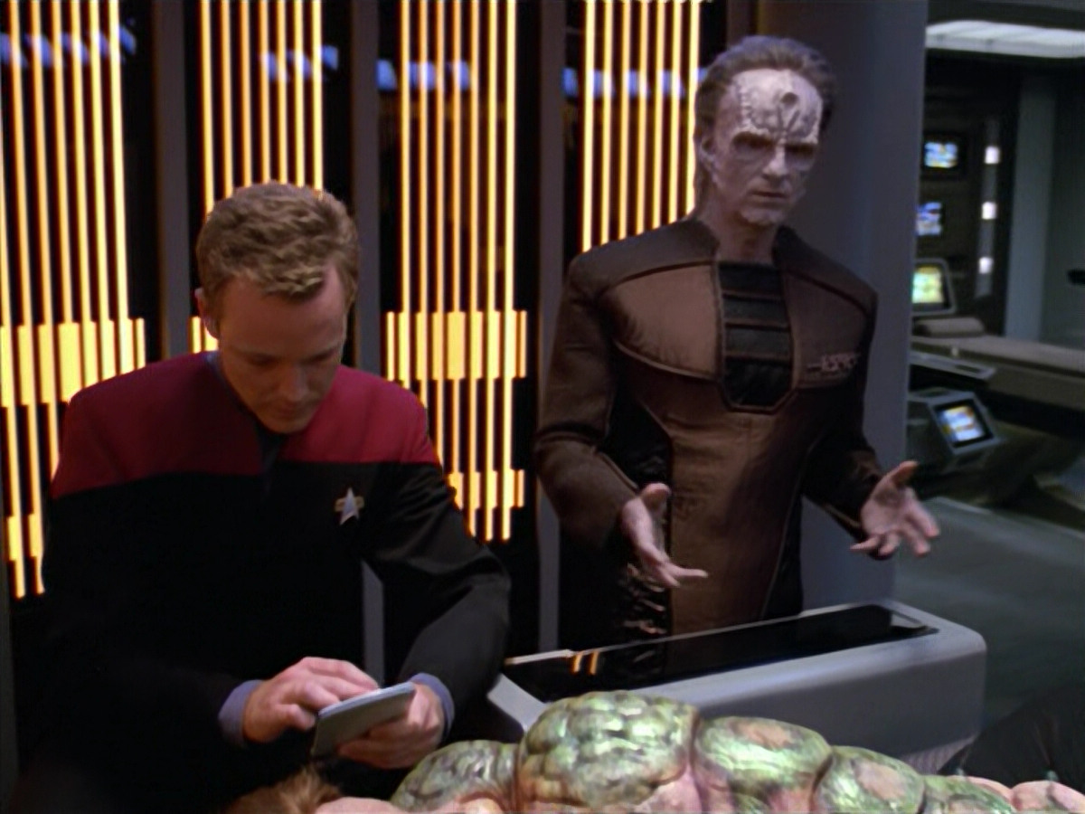 extant_StarTrek_VOY_5x08-NothingHuman_01262.jpg