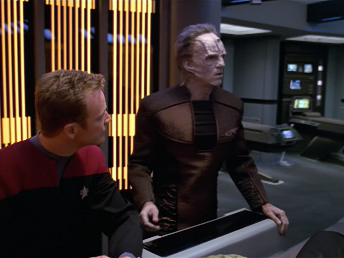 extant_StarTrek_VOY_5x08-NothingHuman_01264.jpg