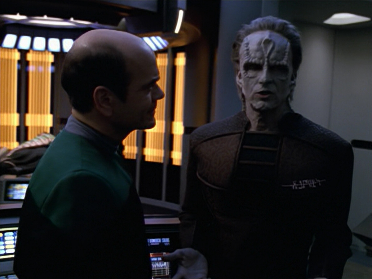 extant_StarTrek_VOY_5x08-NothingHuman_01301.jpg