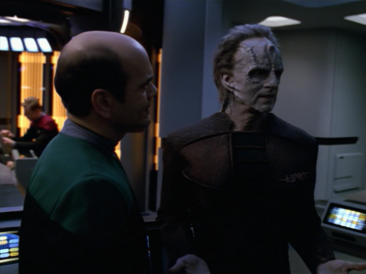 extant_StarTrek_VOY_5x08-NothingHuman_01302.jpg