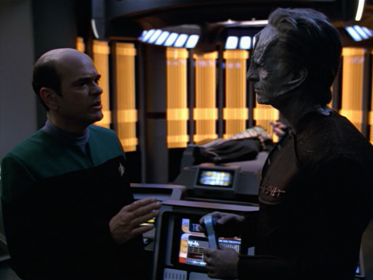 extant_StarTrek_VOY_5x08-NothingHuman_01316.jpg