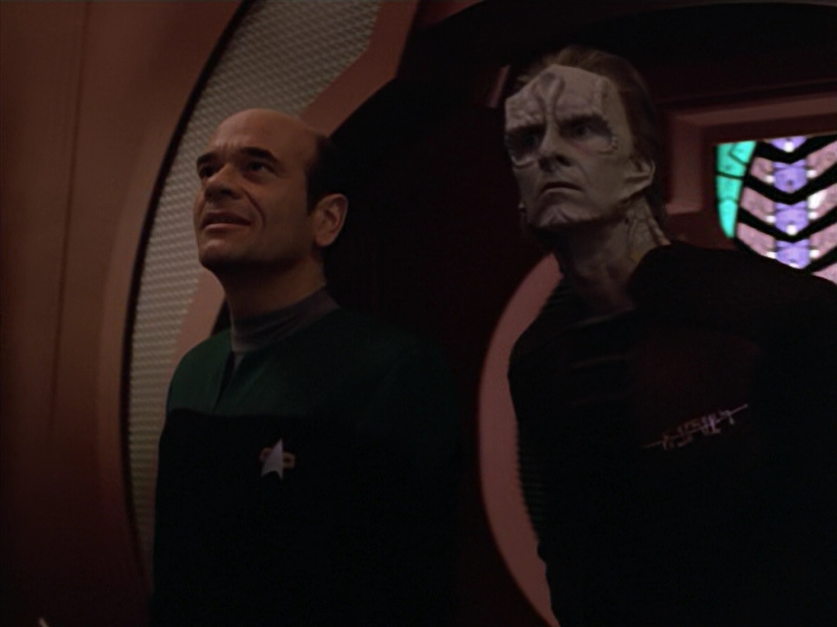 extant_StarTrek_VOY_5x08-NothingHuman_01449.jpg