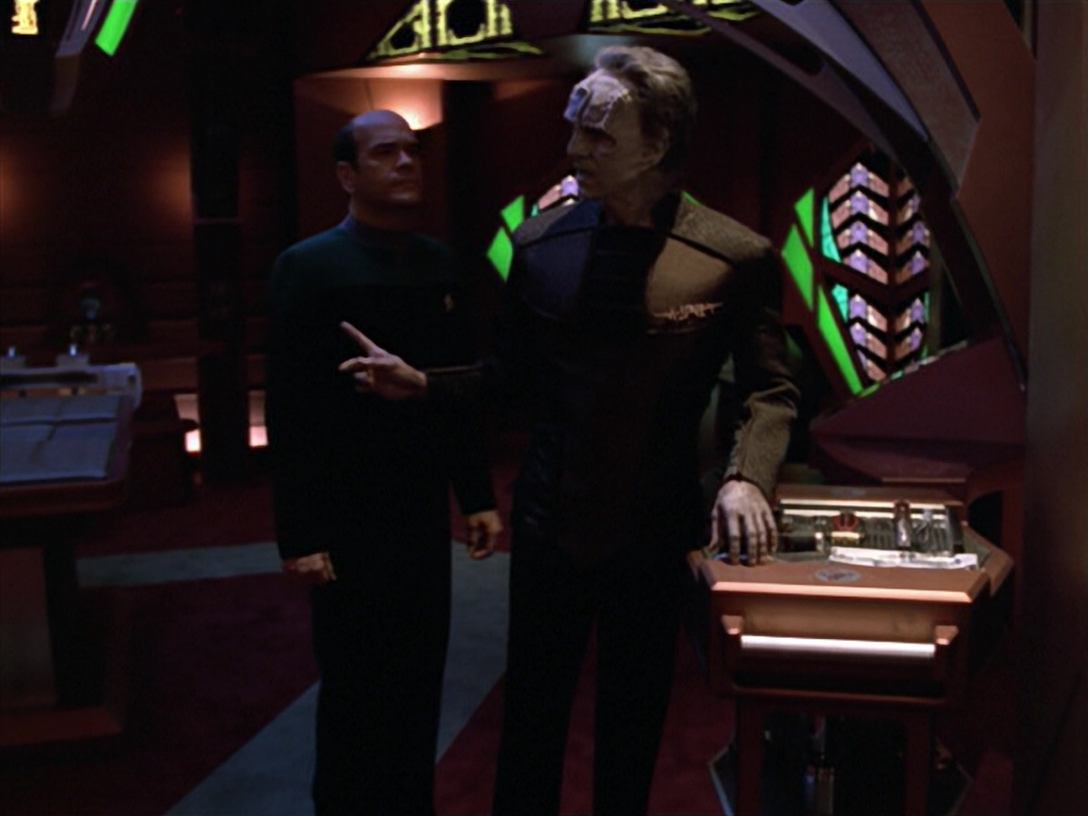 extant_StarTrek_VOY_5x08-NothingHuman_01464.jpg