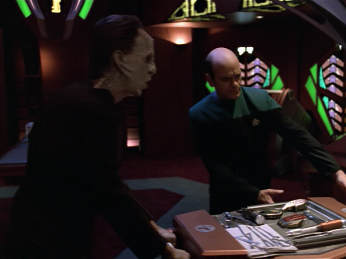 extant_StarTrek_VOY_5x08-NothingHuman_01469.jpg