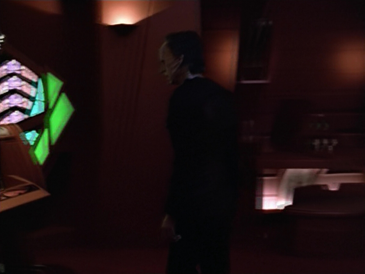 extant_StarTrek_VOY_5x08-NothingHuman_01480.jpg