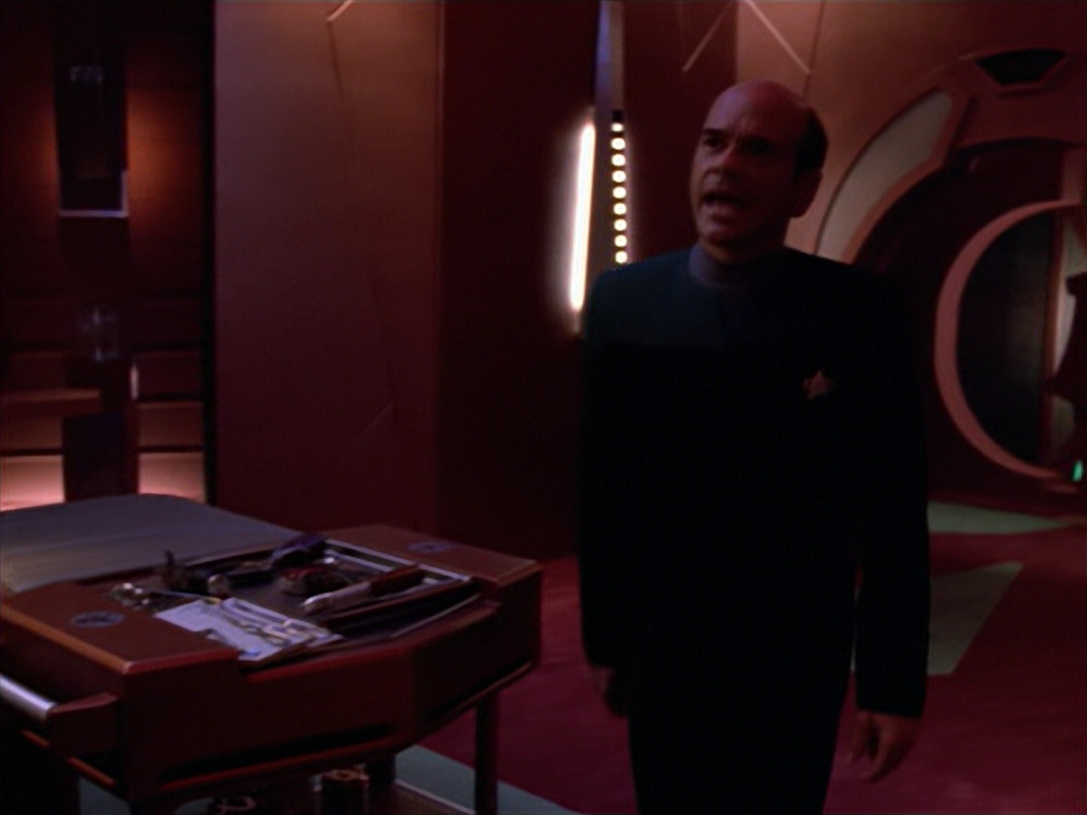 extant_StarTrek_VOY_5x08-NothingHuman_01484.jpg