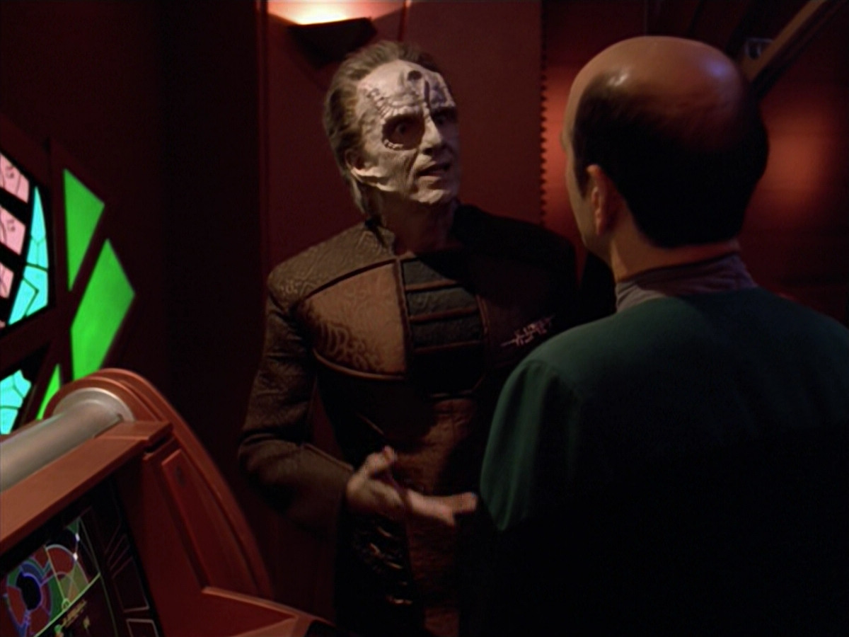 extant_StarTrek_VOY_5x08-NothingHuman_01490.jpg