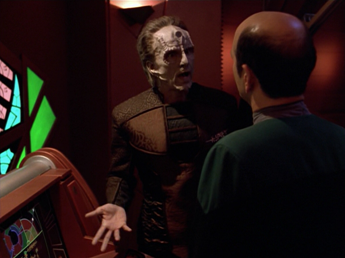 extant_StarTrek_VOY_5x08-NothingHuman_01491.jpg