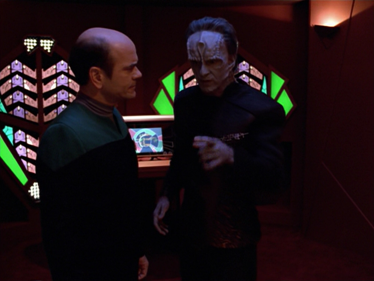 extant_StarTrek_VOY_5x08-NothingHuman_01510.jpg