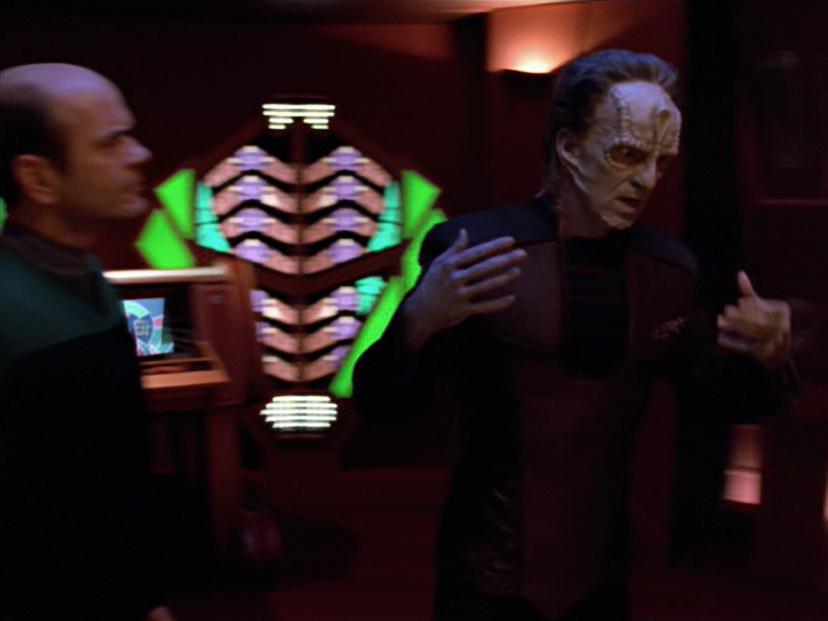 extant_StarTrek_VOY_5x08-NothingHuman_01514.jpg