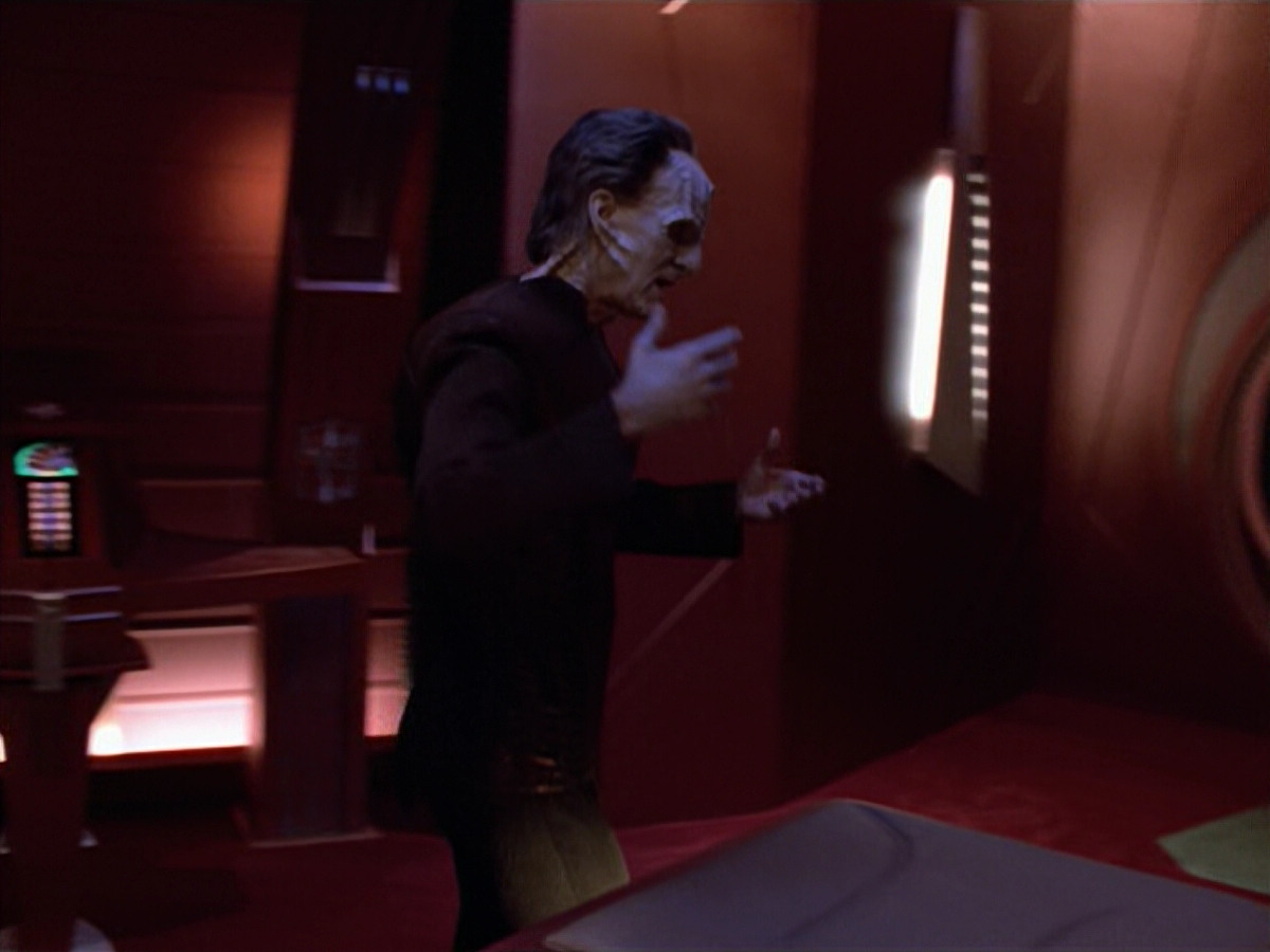 extant_StarTrek_VOY_5x08-NothingHuman_01516.jpg