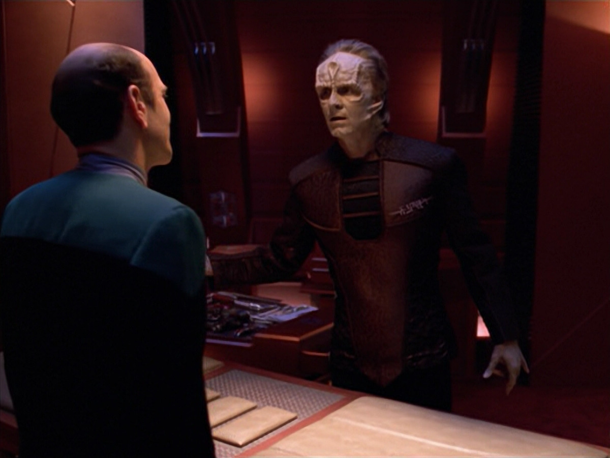 extant_StarTrek_VOY_5x08-NothingHuman_01530.jpg