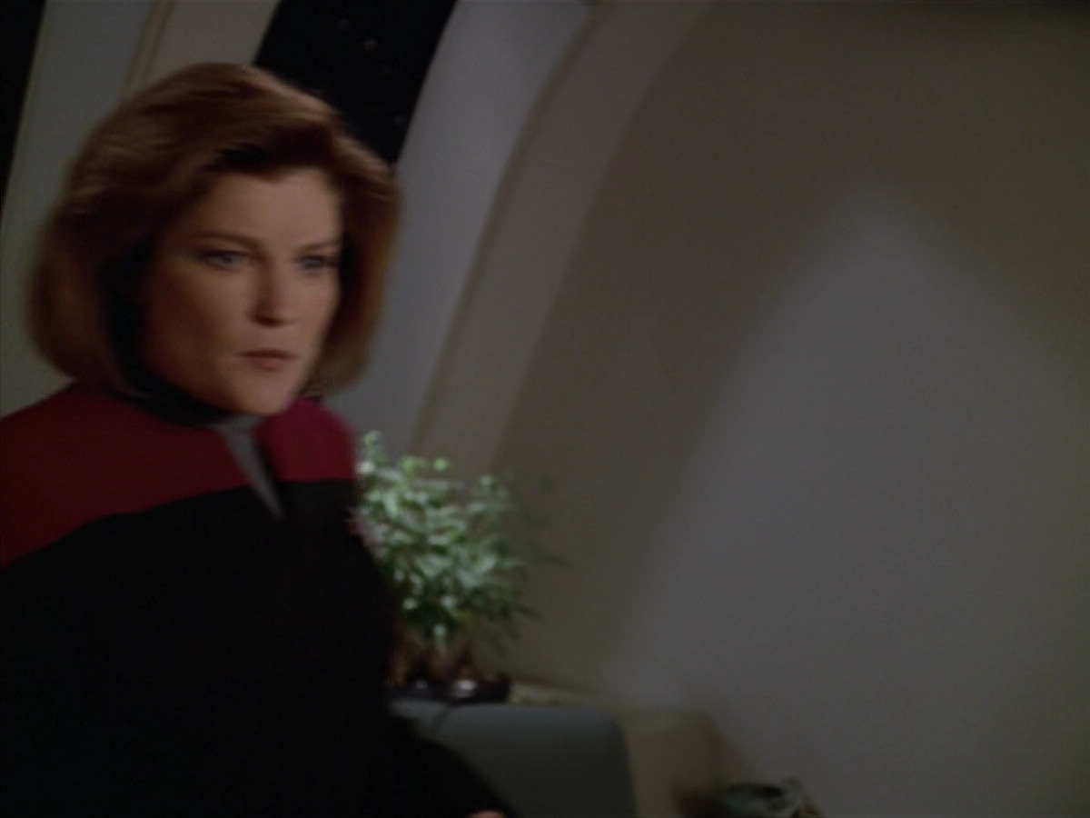 extant_StarTrek_VOY_5x08-NothingHuman_01615.jpg
