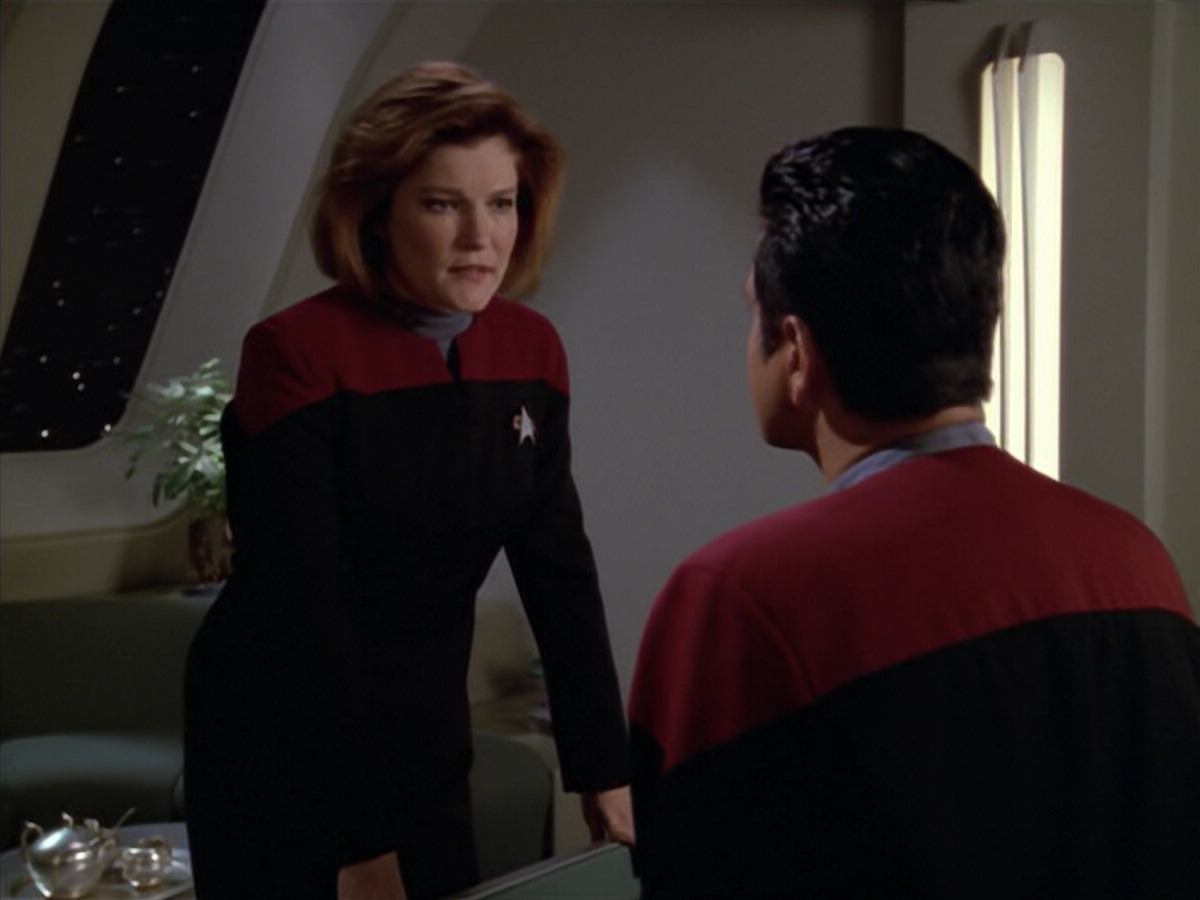 extant_StarTrek_VOY_5x08-NothingHuman_01631.jpg