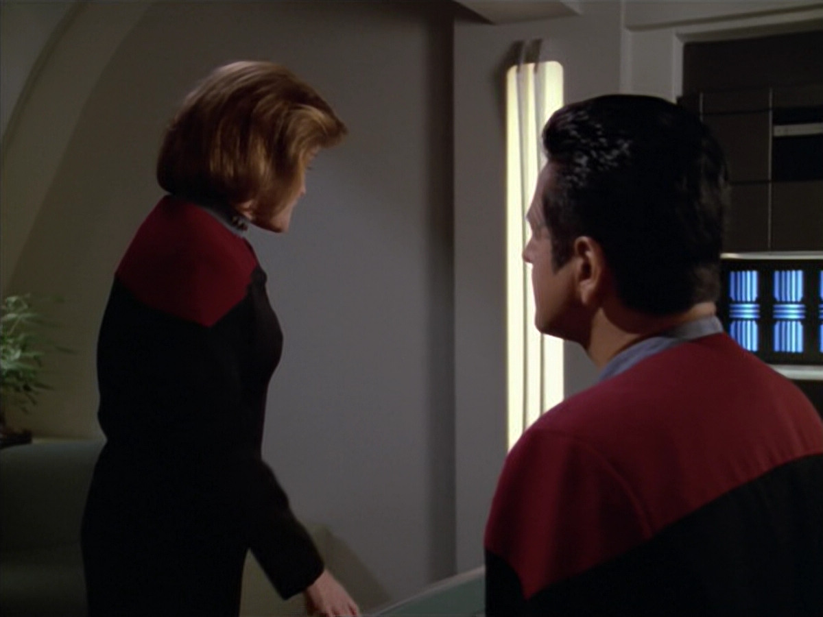 extant_StarTrek_VOY_5x08-NothingHuman_01636.jpg