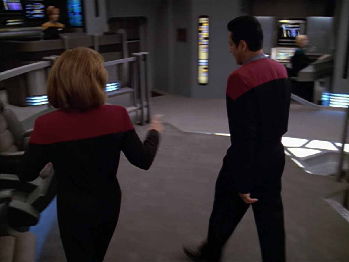 extant_StarTrek_VOY_5x08-NothingHuman_01658.jpg