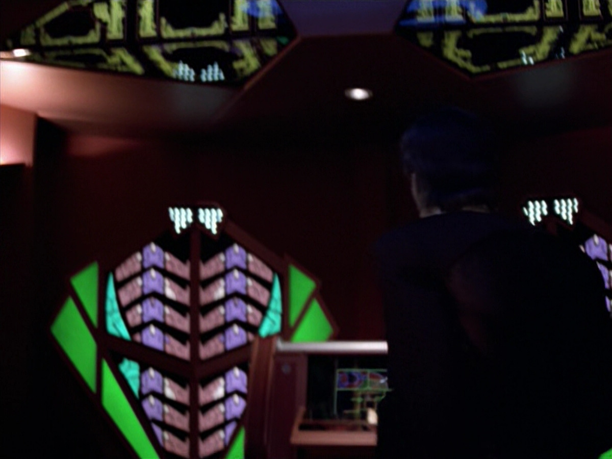 extant_StarTrek_VOY_5x08-NothingHuman_01681.jpg