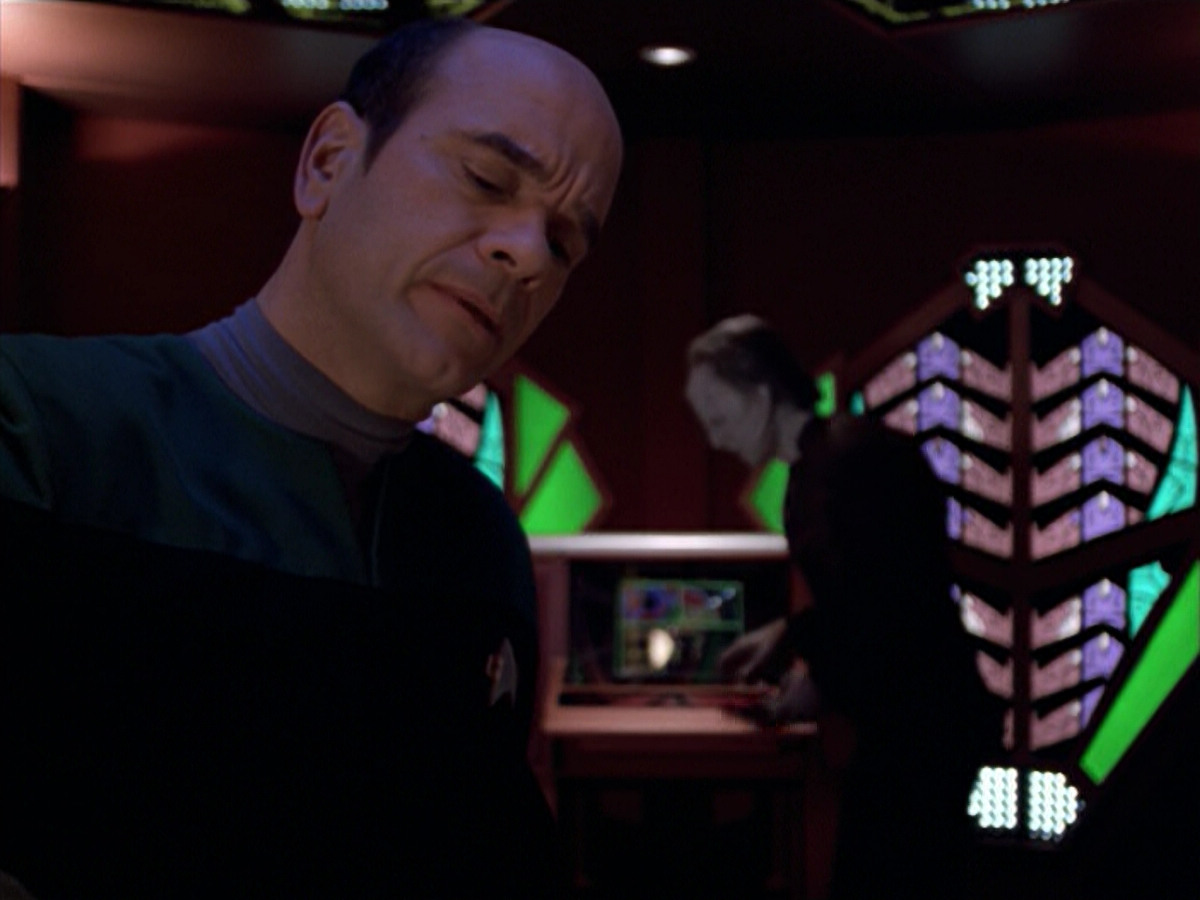 extant_StarTrek_VOY_5x08-NothingHuman_01688.jpg