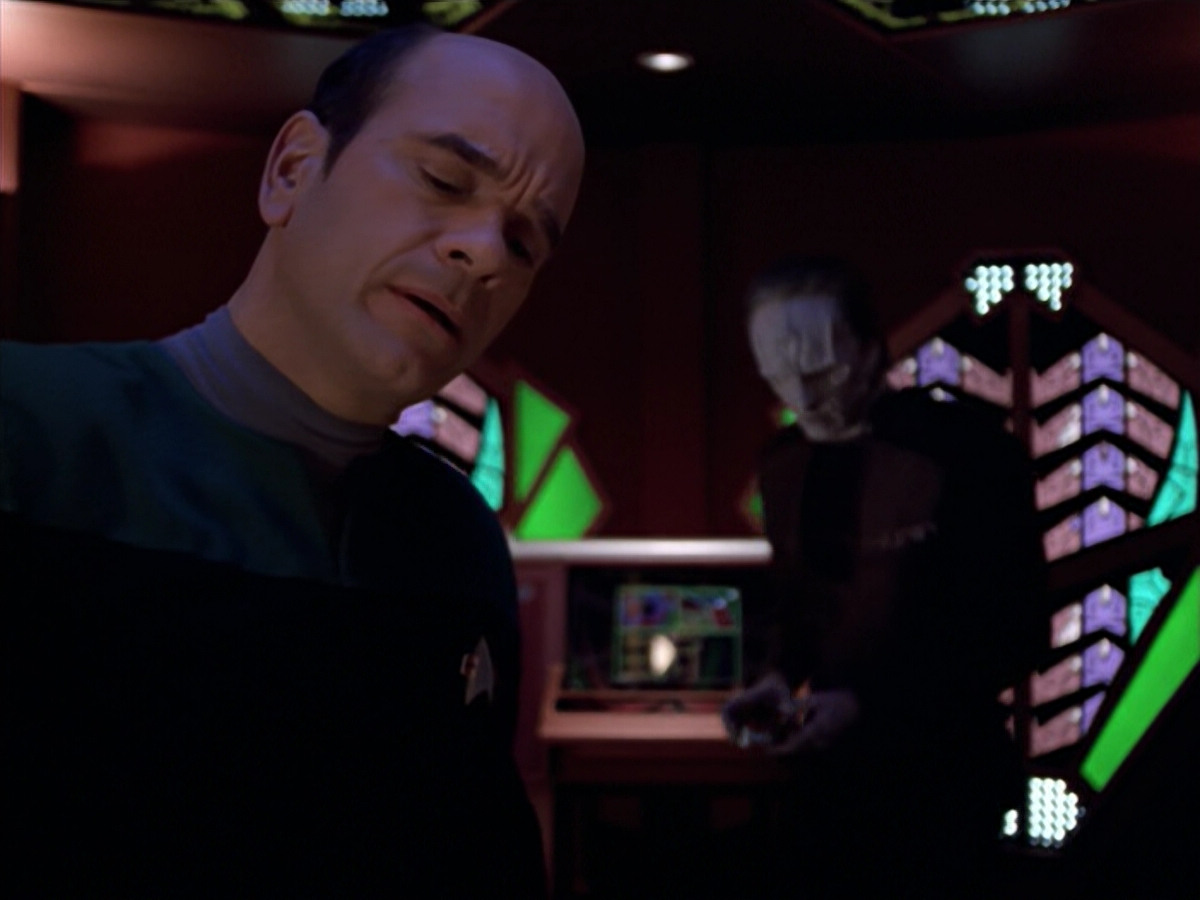 extant_StarTrek_VOY_5x08-NothingHuman_01689.jpg