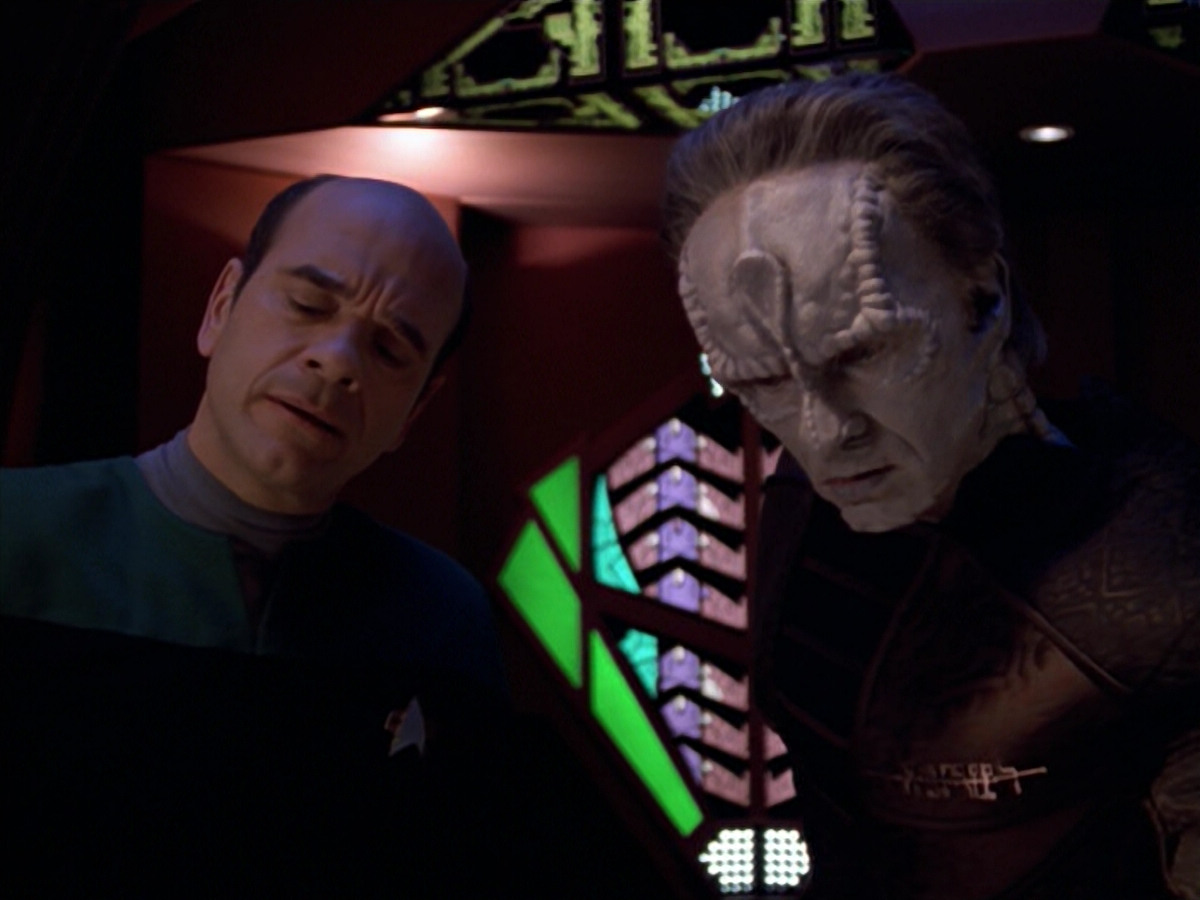 extant_StarTrek_VOY_5x08-NothingHuman_01694.jpg