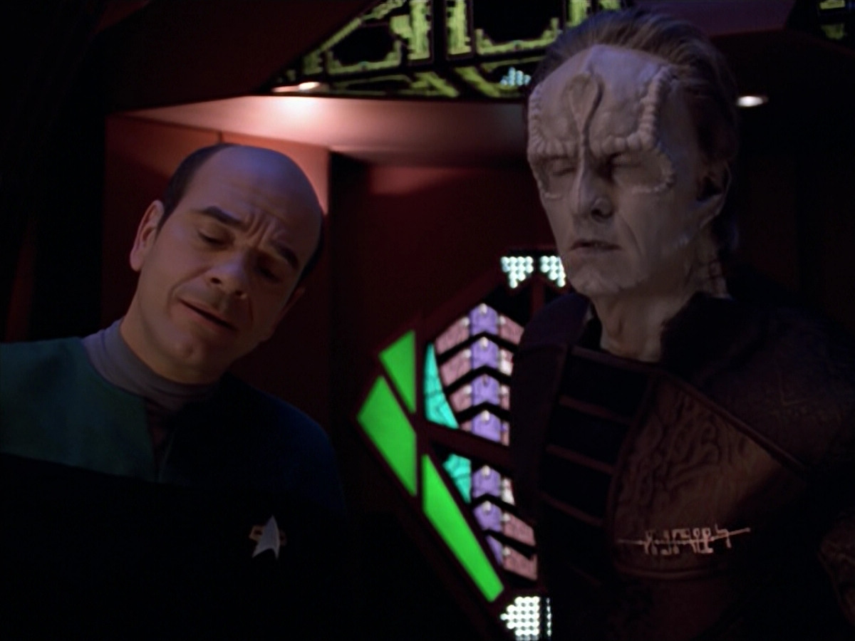 extant_StarTrek_VOY_5x08-NothingHuman_01696.jpg