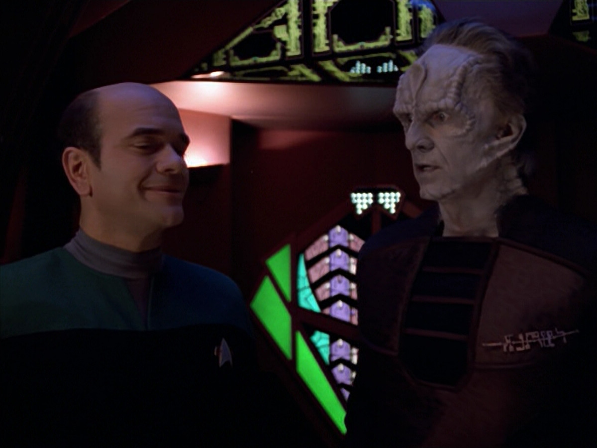 extant_StarTrek_VOY_5x08-NothingHuman_01699.jpg