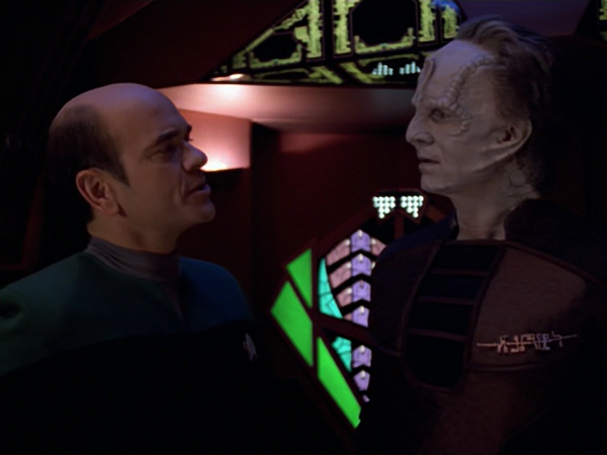 extant_StarTrek_VOY_5x08-NothingHuman_01707.jpg