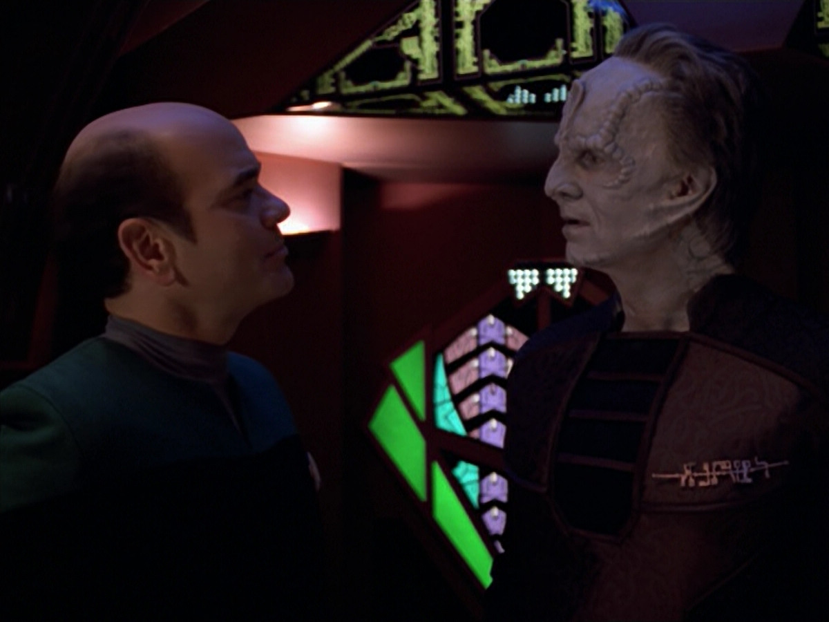 extant_StarTrek_VOY_5x08-NothingHuman_01708.jpg