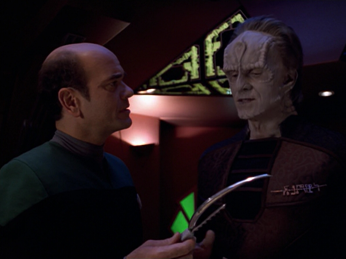 extant_StarTrek_VOY_5x08-NothingHuman_01733.jpg