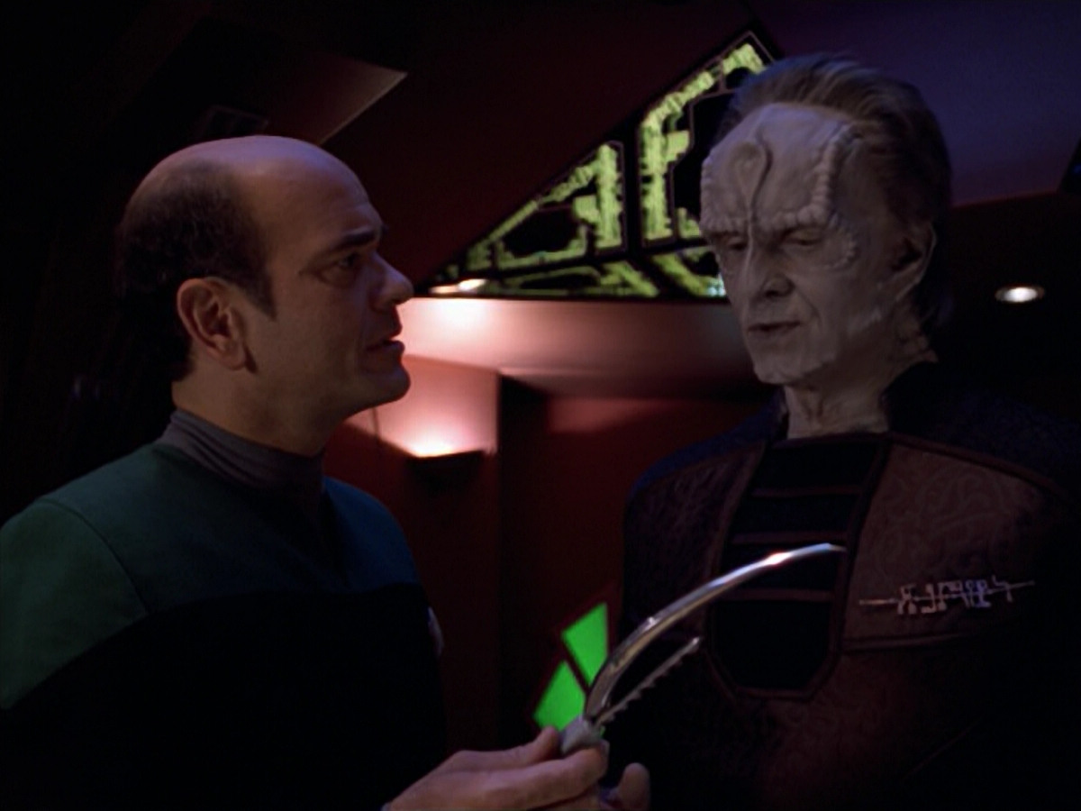 extant_StarTrek_VOY_5x08-NothingHuman_01734.jpg